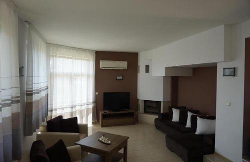 Rusalka Villa | Villa Kaliakra: 4-Star Oceanfront Retreat Near Bolata Beach