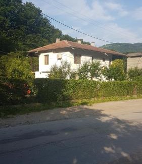 Ribaritsa House | Discover Вила Керенски: Family-Friendly with Breakfast Included