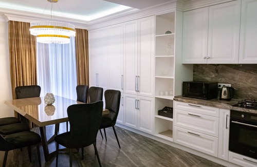 Gratiesti Villa | Exclusive Villa with Pool, Bar & Sauna - 10/10 Rated Stay