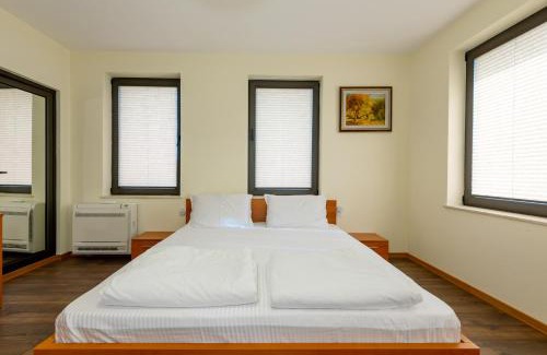 Boykovo Villa | Discover Villa Marinovi: Family-Friendly Retreat Rated 10/10
