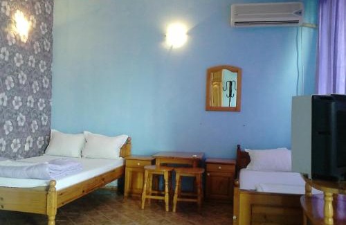 Kosharitsa Villa | Cozy Синя Иглика: Oceanfront Stay with Hot Tub Access