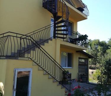 Sinemoretz House | Cozy Villa Sirius: Pet-Friendly Stay with Pool & Kitchen
