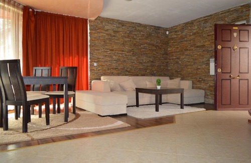 Pamporovo Villa | Relax at Villa Fran: 9/10 Guest Rated with Private Pool