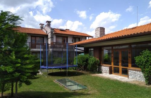 Dobrinishte Villa | Discover Вила Цветелина: 10/10 Rating & Relaxing Amenities