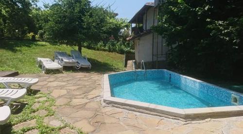 Elena House | Relax at Villa Chevermeto: Family-Friendly & Pet Welcoming
