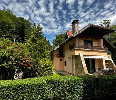 Teteven House | Вила 11 - Семеен уют с гореща вана в Балкана