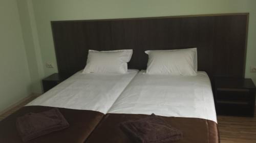 Sapareva Banya Resort | Experience Oceanfront Bliss at Вилен комплекс Дарибел