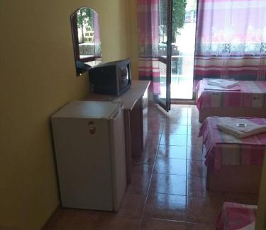 Kranevo House | Pet-Friendly Вили Бийчхаус with Ocean View & Dining