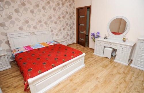 Tbilisi Villa | Discover Villa: Family-Friendly Retreat with Kitchen Access