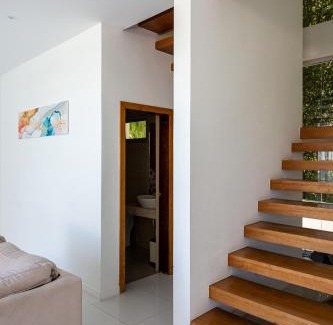Maret Villa | Oceanfront Villa Vista Del Mare with Hot Tub & Pool