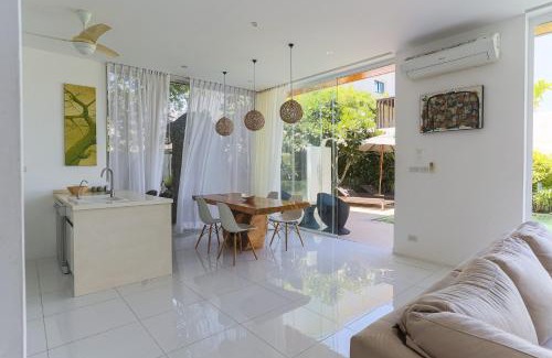 Maret Villa | Oceanfront Villa Vista Del Mare with Hot Tub & Pool