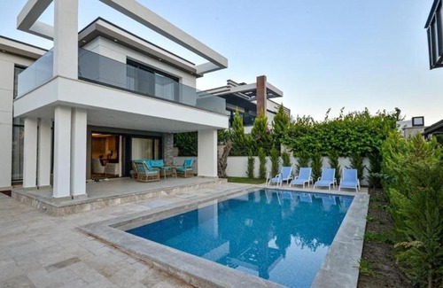 Camyuva Villa | Indulge in Premium Villas with Pool Access