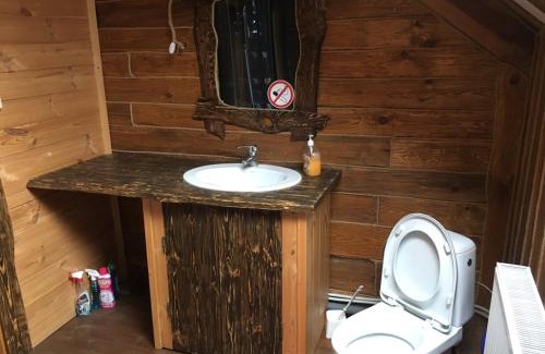 Maliyevtsy Bed & Breakfast | Pet-Friendly Retreat at Волчья хижина – Guest Rated 8/10