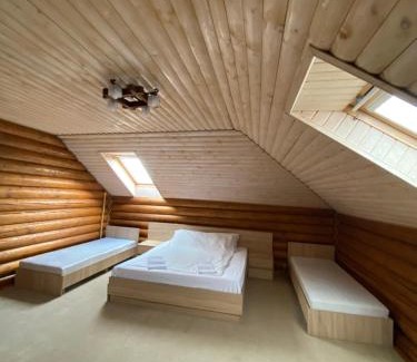 Nyzhnje Selyshche Hotel | Ocean View Escape at Візит with Pool and Breakfast