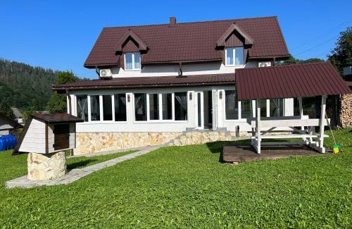 Soymy House | Top-Rated Villa Smerkova Khata in Kelechyn for Families
