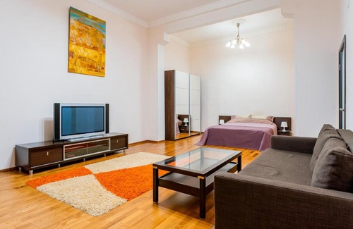 Palace District Apartment | Premier Stay in the Heart of St. Petersburg with Breakfast