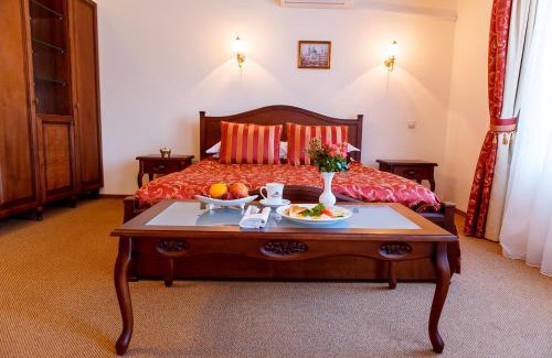 Vinnichki Hotel | Experience Comfort at Галицька Корона with Hot Tub & Kitchen