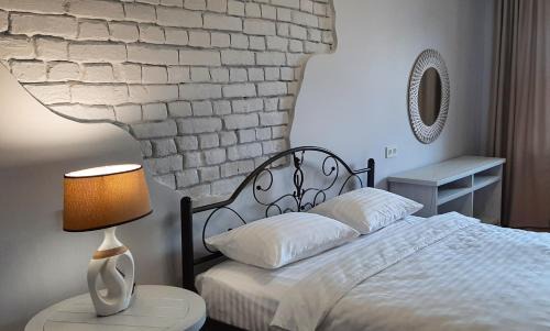 Kamenets-Podol'skiy Apartment | Stylish Getman Palaces: 4-Star Retreat in the Old Town