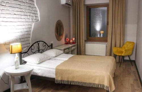 Kamenets-Podol'skiy Apartment | Stylish Getman Palaces: 4-Star Retreat in the Old Town