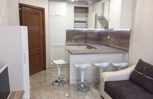 Sveti Vlas Apartment | Cozy Getaway with Pool, Kitchen & Breakfast Included