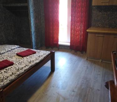 Holosiivskyj House | Budget-Friendly Гостевая Комната: Child Friendly & Rated 9/10