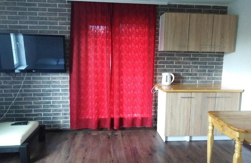 Holosiivskyj House | Budget-Friendly Гостевая Комната: Child Friendly & Rated 9/10