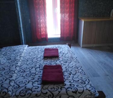 Holosiivskyj House | Budget-Friendly Гостевая Комната: Child Friendly & Rated 9/10