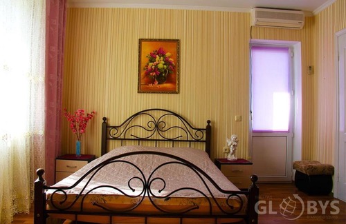 Anapa House | Guest Rated Rapsodiya: Explore Anapa with Kitchen Amenities