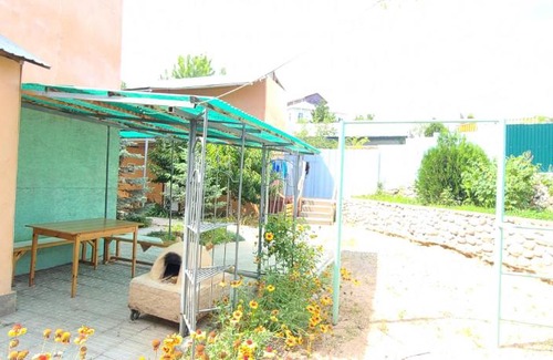 Cholpon-Ata House | Discover Гостевой Дом Интер: Top-Rated with Pool & Hot Tub