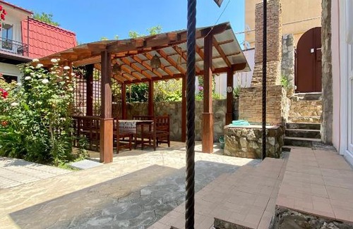 Gelendzhik House | Comfortable Guesthouse with Kitchen on Polevaia Street