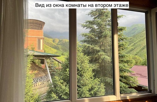 Kegeti House | Cozy Коль-тор Guest House: Pet-Friendly with Breakfast & Hot Tub