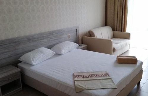 Arkhipo-Osipovka House | Top-Rated Гостевой дом "Маяк" with Pool & Unmatched Comfort