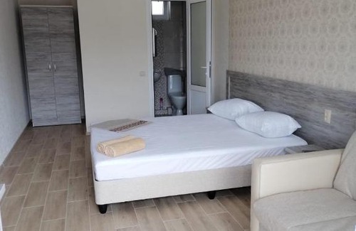 Arkhipo-Osipovka House | Top-Rated Гостевой дом "Маяк" with Pool & Unmatched Comfort