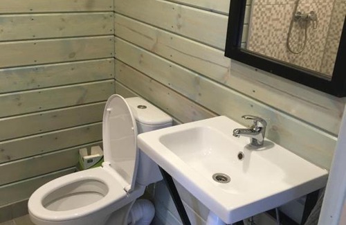 Solnechnogorsk House | Cozy Guest House Надежда 1: Pet-Friendly with Breakfast