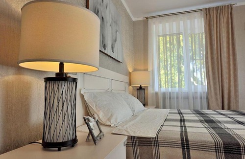 Zelyonaya Polyana House | Guesthouse on Banny: Top-Rated Stay with Hot Tub Relaxation