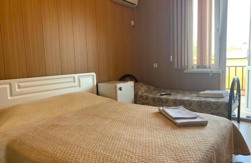 Gelendzhik House | Pet Friendly Guest House with Ocean View on Kirova Street