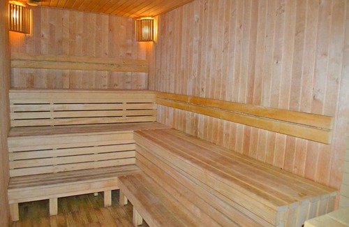 Maloye Lugovoye House | Inviting Guest House Na Lugu with Pool & Breakfast