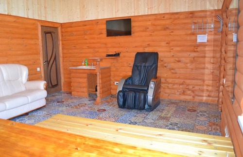 Maloye Lugovoye House | Inviting Guest House Na Lugu with Pool & Breakfast