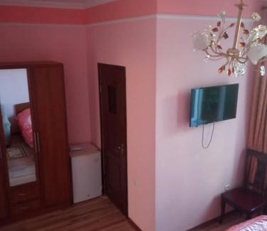 Cholpon-Ata House | Scenic Гостевой дом "Ысык-Куль - Светлана" with Hot Tub