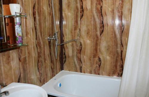 Cholpon-Ata House | Scenic Гостевой дом "Ысык-Куль - Светлана" with Hot Tub