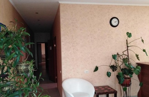 Leninskiy rayon House | Budget-Friendly Guest House Скрыпника32 with 8/10 Ratings