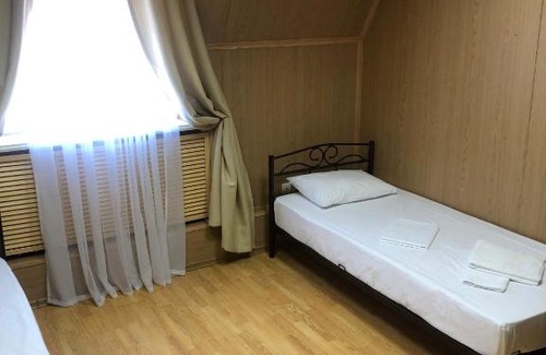 Zapadnyy okrug Hotel | Guest House with Geranium: Highly Rated Stay & Breakfast