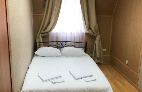 Zapadnyy okrug Hotel | Guest House with Geranium: Highly Rated Stay & Breakfast