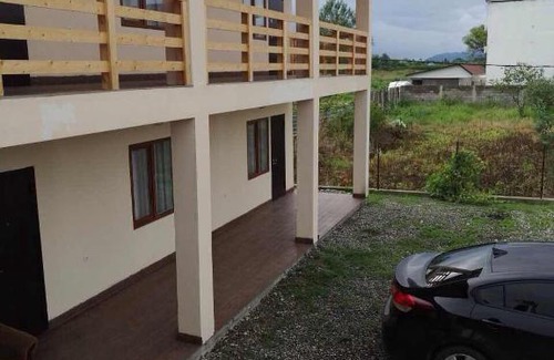 Alakhadzi House | Pet-Friendly Гостевой дом Тихая гавань with Ocean View