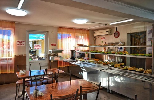 Bzhid House | Cozy Guest House Три сестры with Pool and Kitchen Access