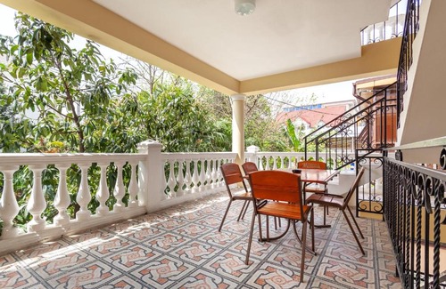 Adler City Centre Hotel | Cozy Guesthouse "U Chyornogo Morya" with Ocean Views