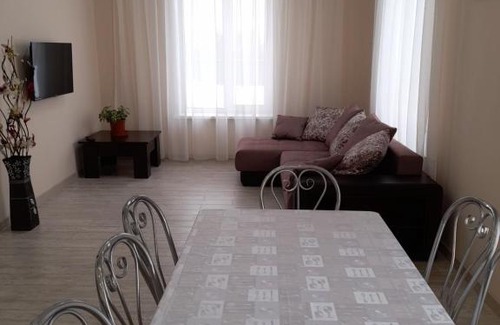 Pereslavl-Zalesskiy House | Guesthouse by the River: Rated 10/10 with Kitchen Access