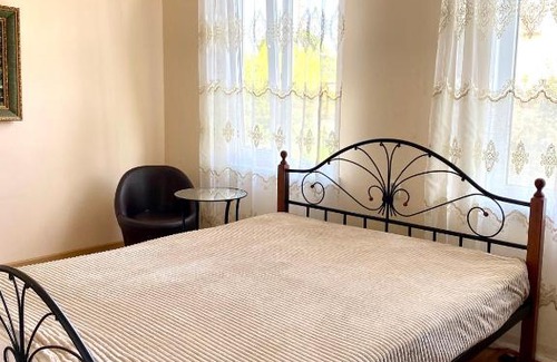 Gudauta House | Discover Oceanfront Comfort at Гостевой дом Leon