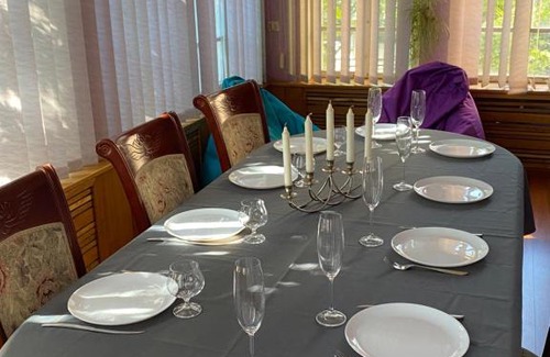 Kharkiv Apartment | Cozy Guesthouse Lorien: Pet-Friendly & Breakfast Included