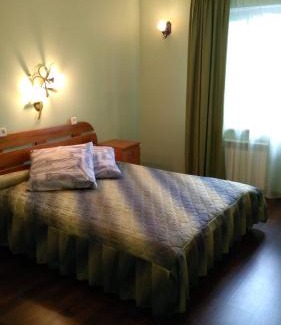 Hlibivka House | Cozy Guest Townhouse with Oceanfront Views & Hot Tub